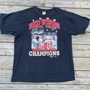 Vintage 1998 Detroit Red Wings Stanley Cup Champions Hockey T-Shirt